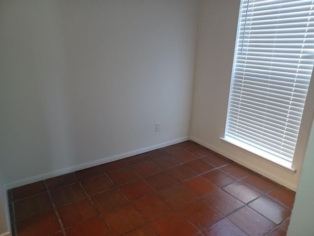 4432 Buena Vista Street 202, Dallas, TX 75205