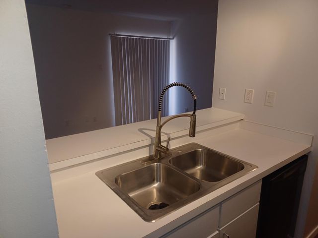4432 Buena Vista Street 202, Dallas, TX 75205
