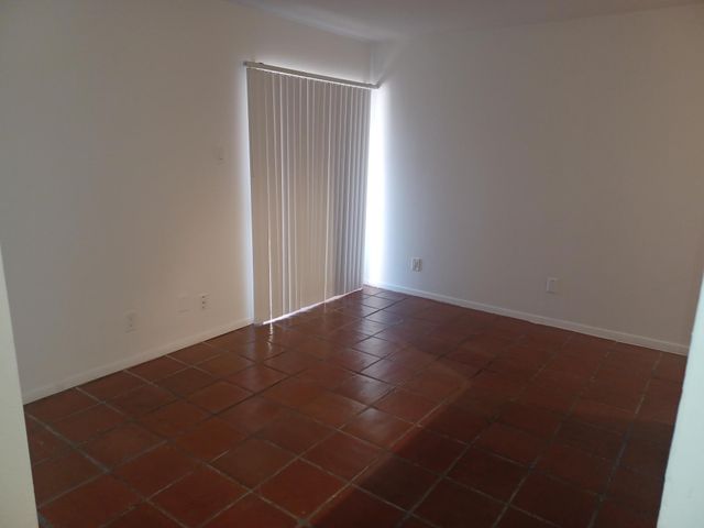 4432 Buena Vista Street 202, Dallas, TX 75205