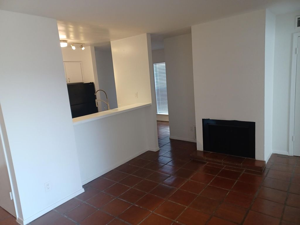 4432 Buena Vista Street 202, Dallas, TX 75205