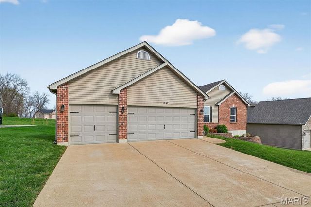 1037 Stonewick Court, Herculaneum, MO 63048