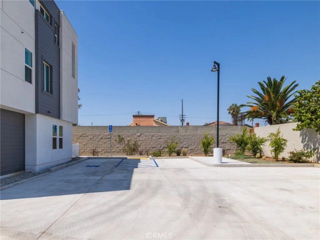 123 E 223rd 3, Carson, CA 90745