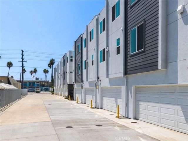 123 E 223rd 3, Carson, CA 90745