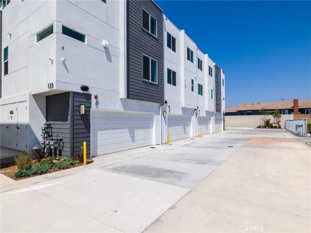 123 E 223rd 3, Carson, CA 90745