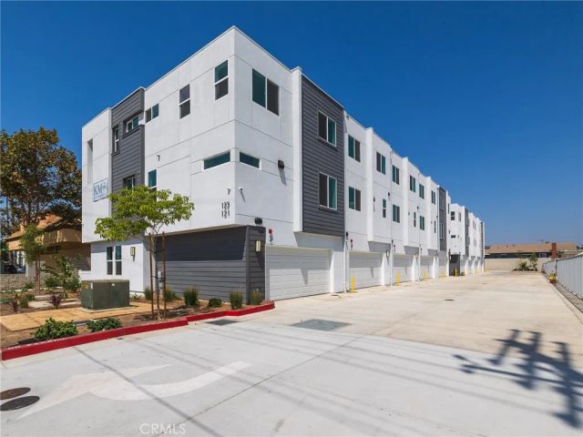123 E 223rd 3, Carson, CA 90745
