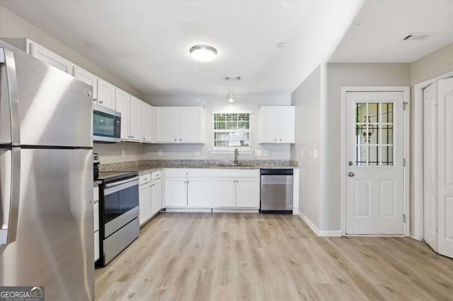 1732 Old Dogwood, Jonesboro, GA 30238