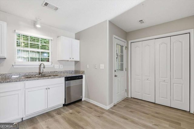 1732 Old Dogwood, Jonesboro, GA 30238