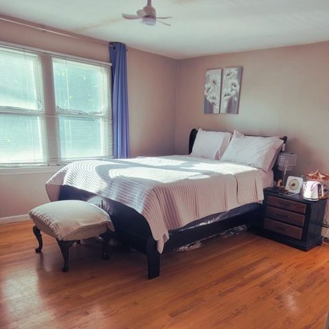 9 Summit Ave, Saugus, MA 01906
