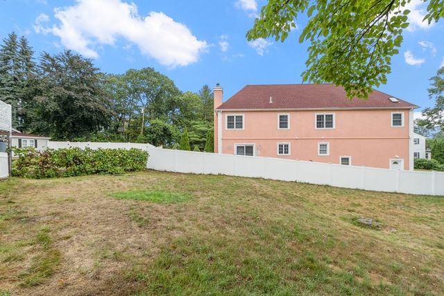 9 Summit Ave, Saugus, MA 01906