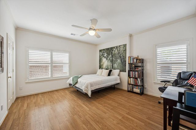 6837 Staffordshire Street, Houston, TX 77030