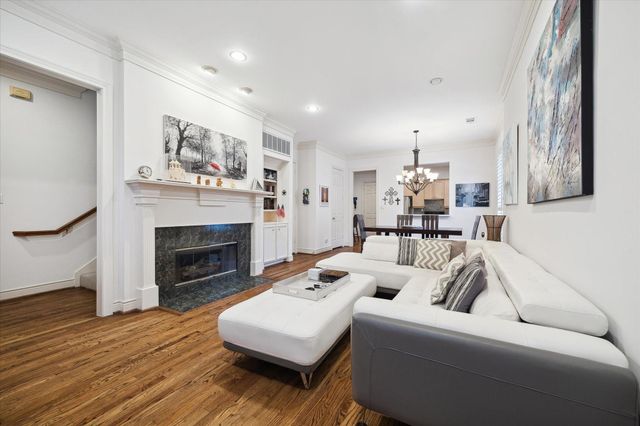 6837 Staffordshire Street, Houston, TX 77030