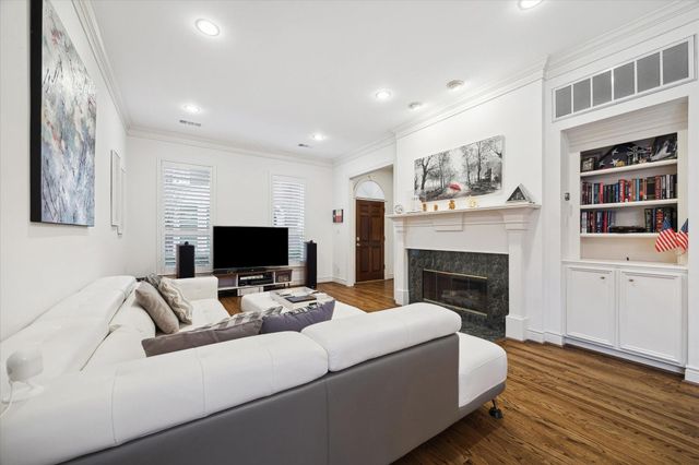 6837 Staffordshire Street, Houston, TX 77030