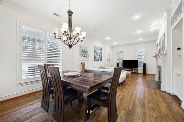 6837 Staffordshire Street, Houston, TX 77030