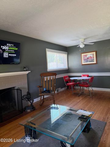 9906 Stonestreet Rd, Louisville, KY 40272