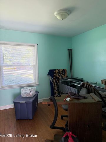9906 Stonestreet Rd, Louisville, KY 40272
