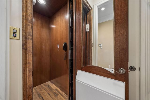 2426 Nantucket Drive B, Houston, TX 77057