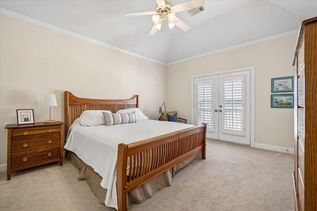 2426 Nantucket Drive B, Houston, TX 77057