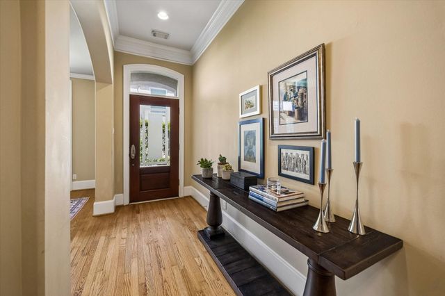 2426 Nantucket Drive B, Houston, TX 77057