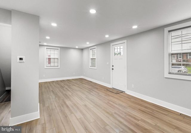 952 W BROWNING RD, Bellmawr, NJ 08031