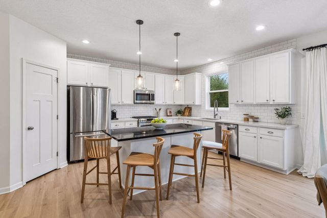 2430 Lacy Lane, Victoria, MN 55386