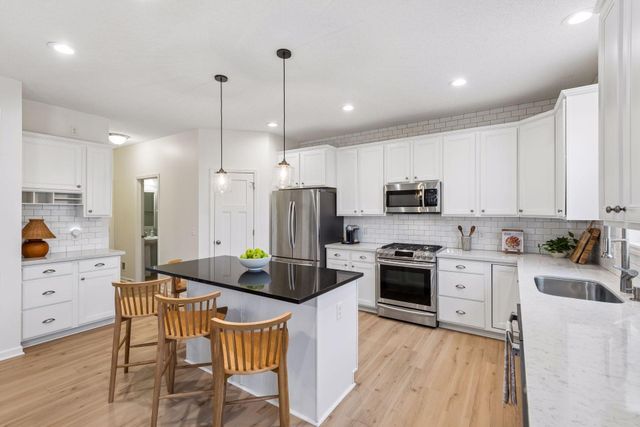 2430 Lacy Lane, Victoria, MN 55386