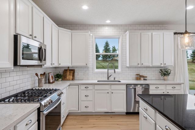 2430 Lacy Lane, Victoria, MN 55386