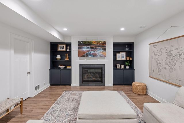 2430 Lacy Lane, Victoria, MN 55386
