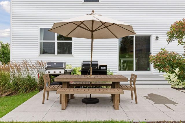 2430 Lacy Lane, Victoria, MN 55386