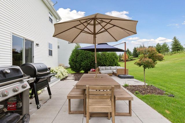 2430 Lacy Lane, Victoria, MN 55386