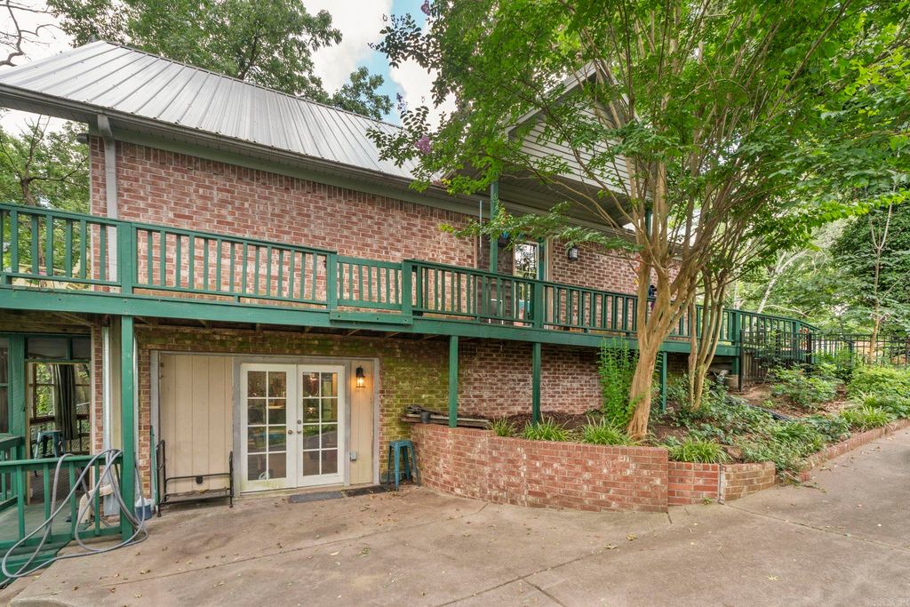 9A S Session Road, Conway, AR 72032