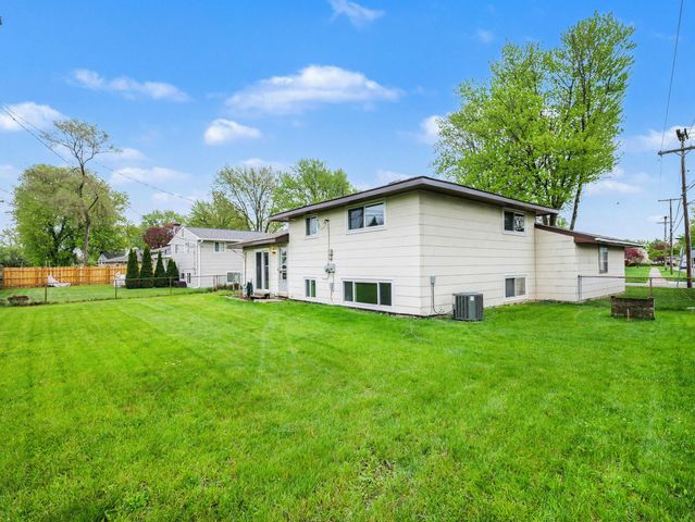 12217 Wheaton Drive, Sterling Heights City, MI 48313