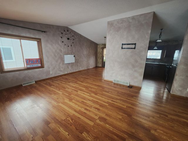 1553 32nd Avenue N, Saint Cloud, MN 56303