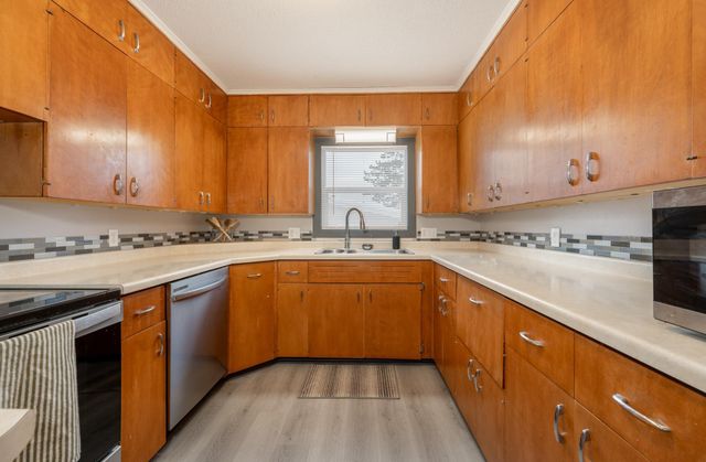 414 9th Street NE, Chisholm, MN 55719