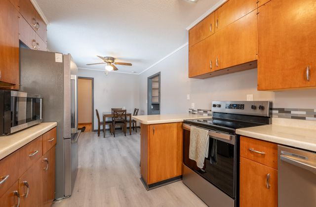 414 9th Street NE, Chisholm, MN 55719