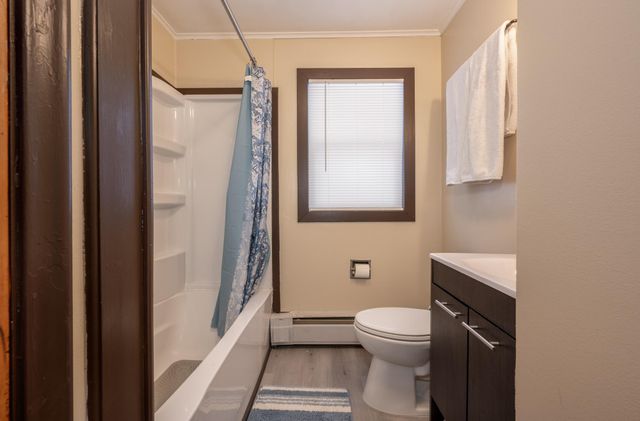 414 9th Street NE, Chisholm, MN 55719