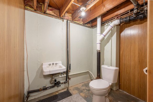 414 9th Street NE, Chisholm, MN 55719