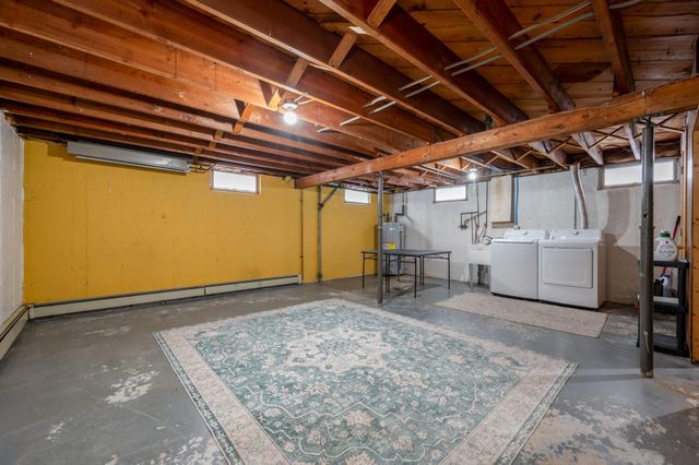 414 9th Street NE, Chisholm, MN 55719