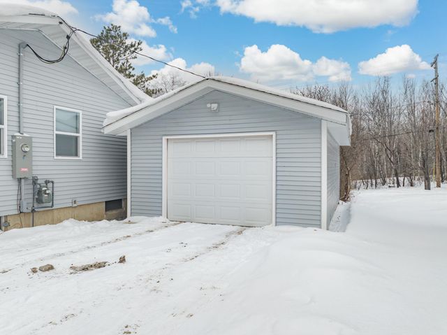 414 9th Street NE, Chisholm, MN 55719