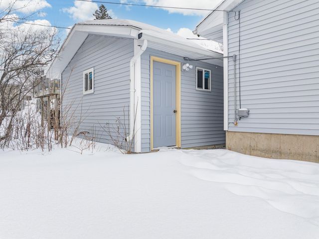 414 9th Street NE, Chisholm, MN 55719