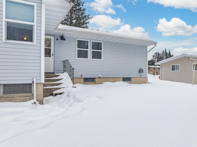 414 9th Street NE, Chisholm, MN 55719