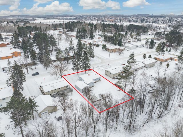 414 9th Street NE, Chisholm, MN 55719