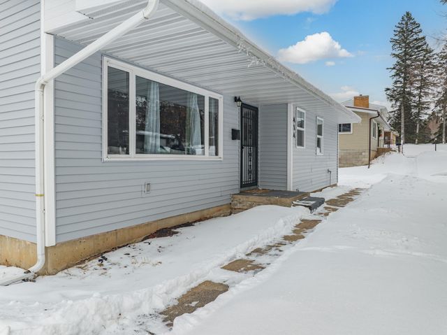 414 9th Street NE, Chisholm, MN 55719