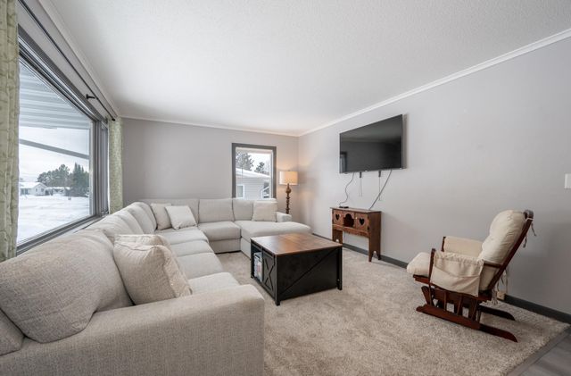 414 9th Street NE, Chisholm, MN 55719