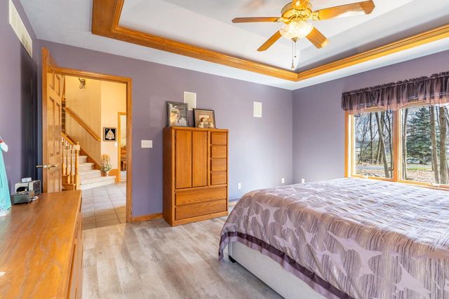 1825 PINE TREE COURT, Luxemburg, WI 54217