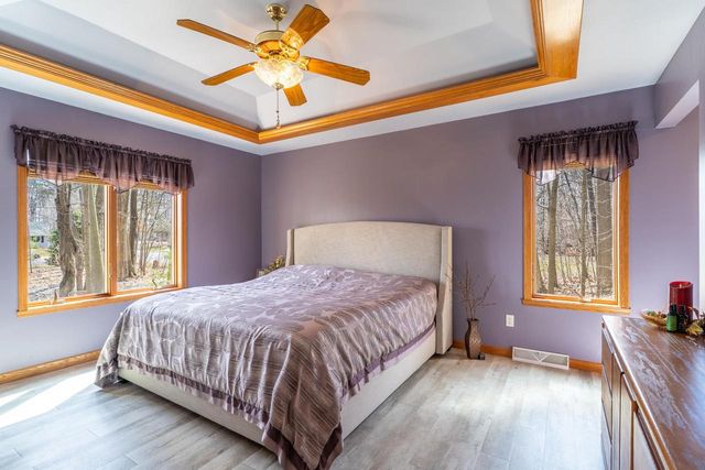1825 PINE TREE COURT, Luxemburg, WI 54217