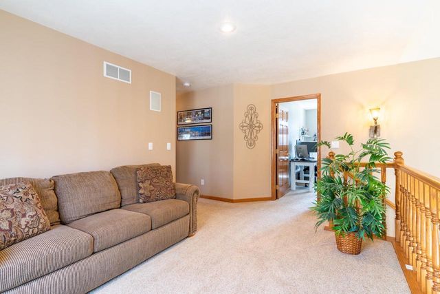 1825 PINE TREE COURT, Luxemburg, WI 54217