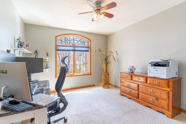 1825 PINE TREE COURT, Luxemburg, WI 54217
