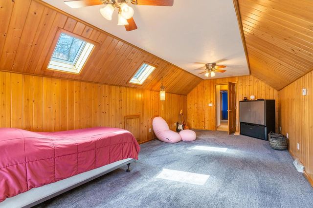 1825 PINE TREE COURT, Luxemburg, WI 54217