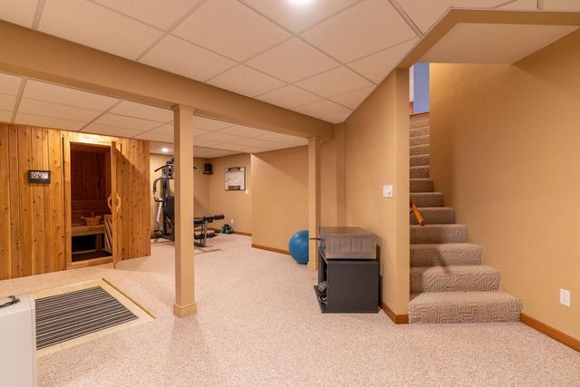 1825 PINE TREE COURT, Luxemburg, WI 54217
