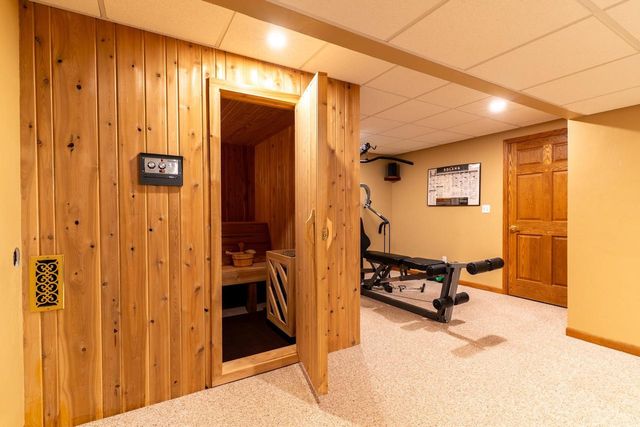 1825 PINE TREE COURT, Luxemburg, WI 54217